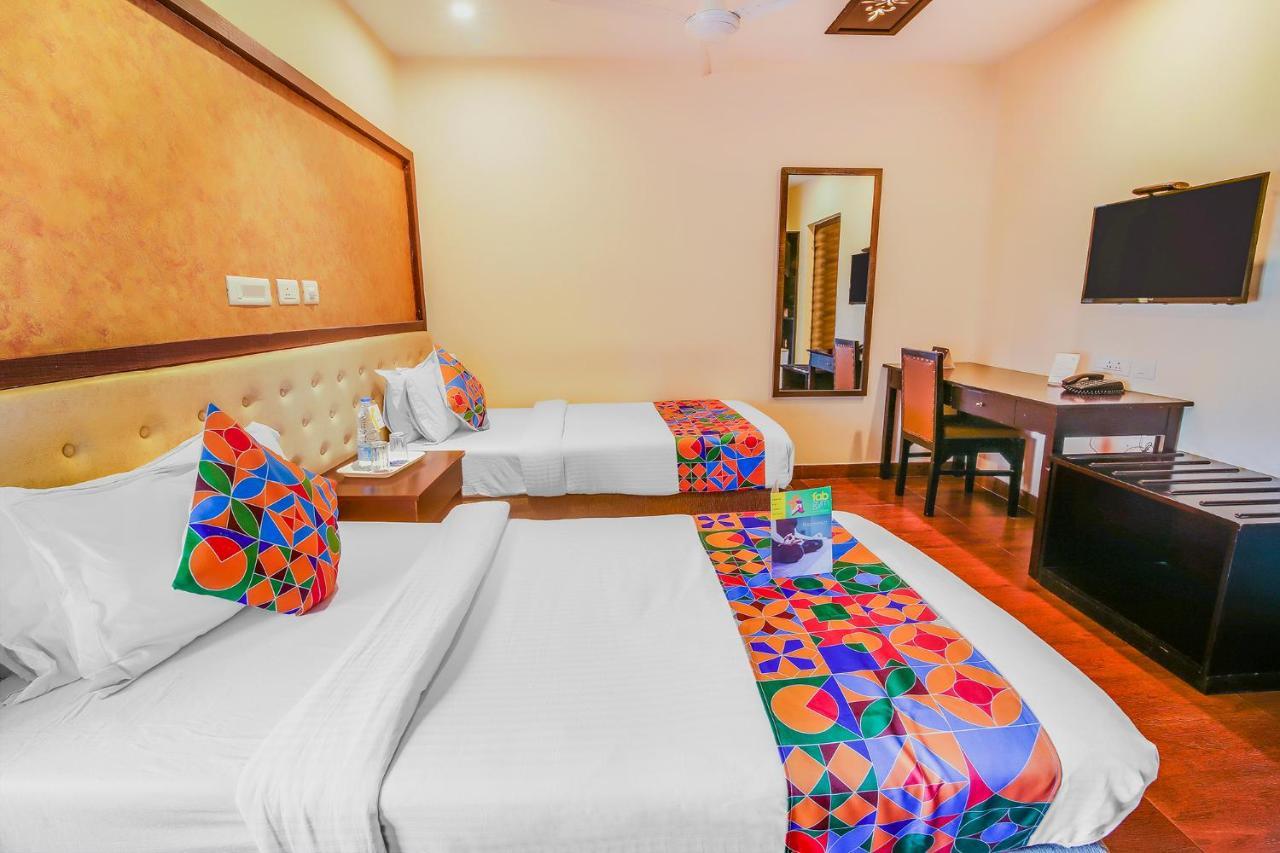 Fabhotel Golpark Calcutta Exteriör bild